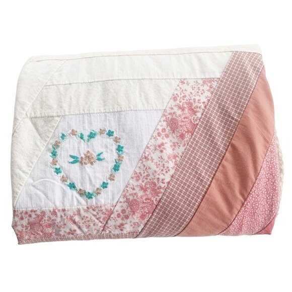 Quilted Blocked Embroidered Hearts Hexagon Twin/Full Bed Cover with Lace Trim - Picture 1 of 12